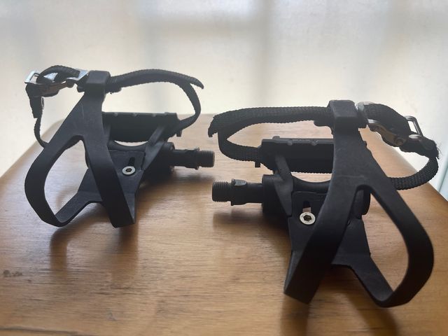 Pedales con puntera, poco uso! 