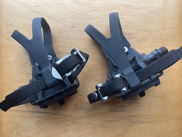 Pedales con puntera, poco uso! 