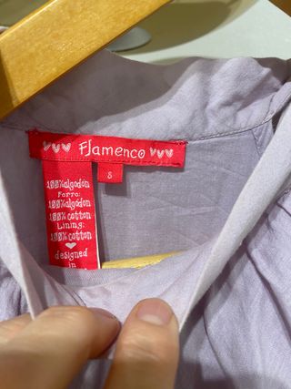 Blusa de volantes y lazada