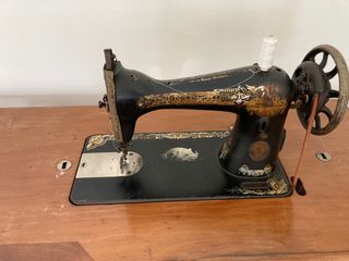 Maquina de coser SINGER