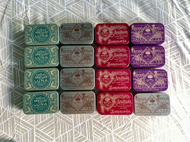 Cajitas de laton chocolates amatller