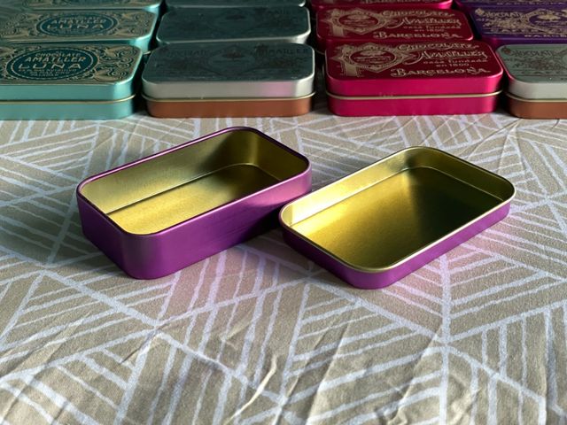 Cajitas de laton chocolates amatller