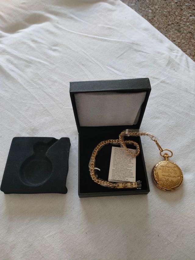 Reloj de bolsillo  Alicia país de las maravillas