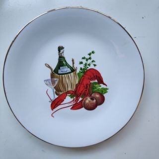 platos de porcelana sin uso. 