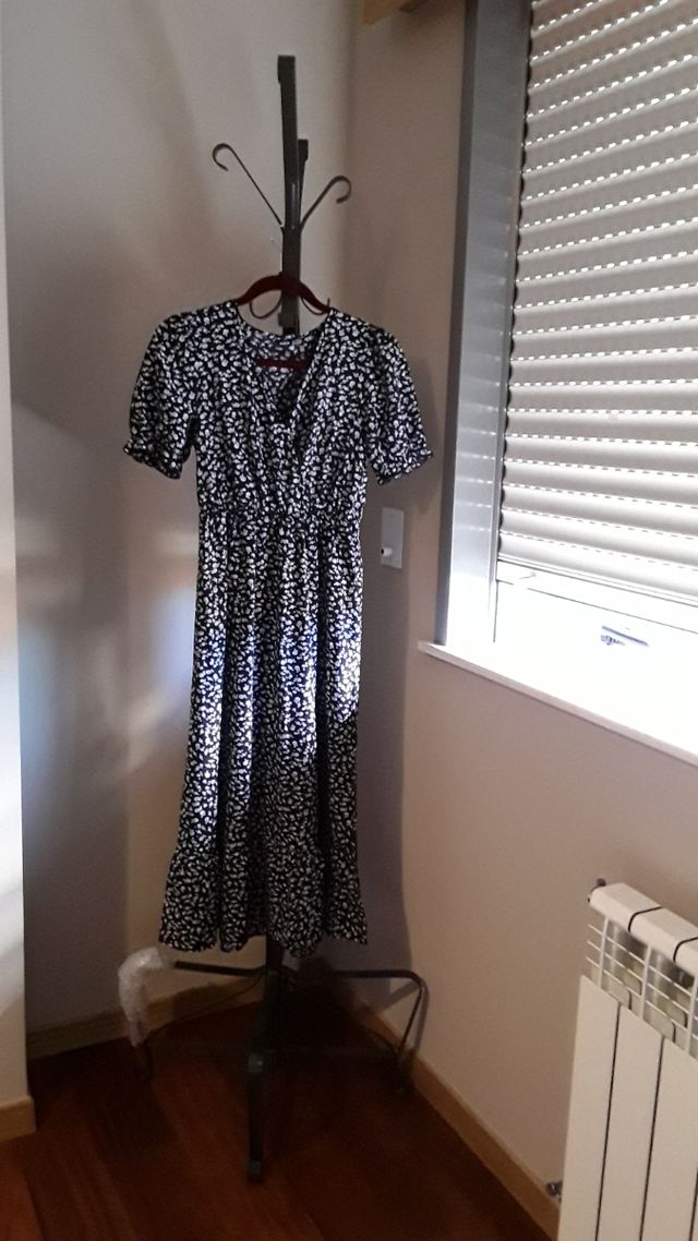 VESTIDO NEGRO ESTAMPADO SHEIN TALLA S