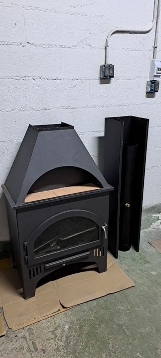 Chimenea de leña con horno nueva a estrenar