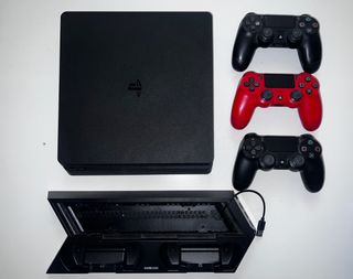 Playstation 4 1Tb + 5 juegos