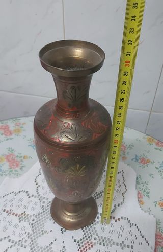 jarra florero latón