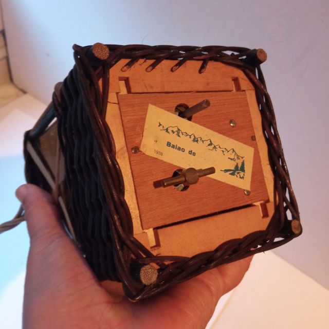 Armagnac antigua  botella con música