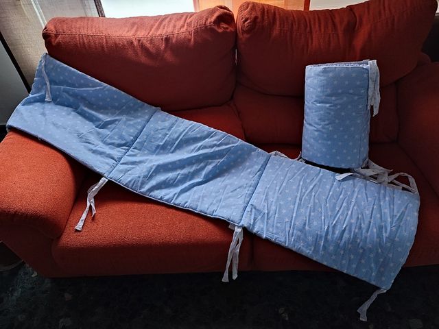 Protector chichonera cuna