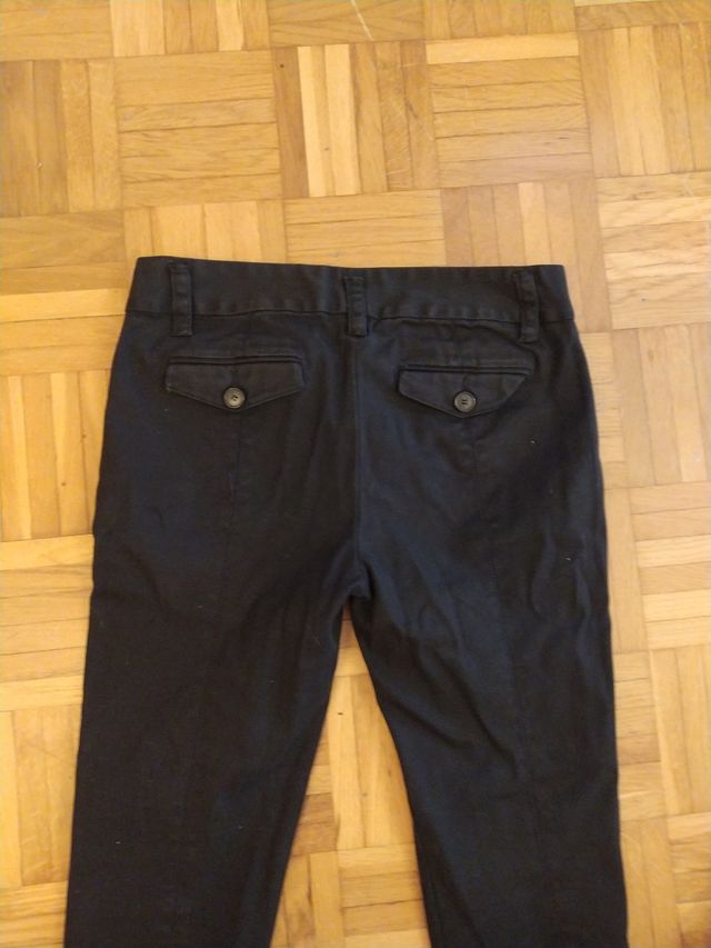 pantalón negro