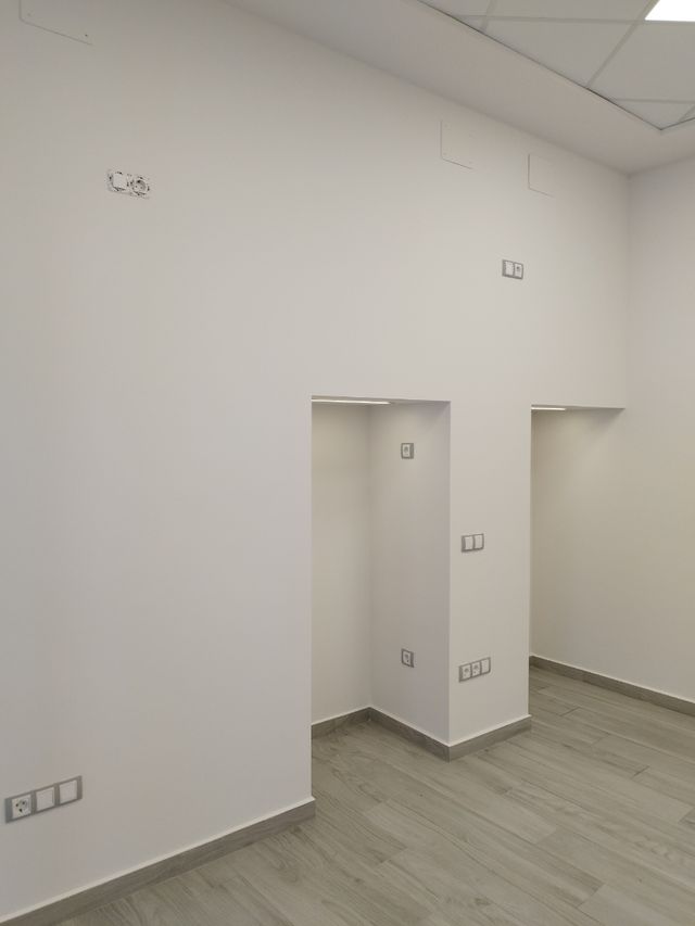 Oficina - Local en alquiler peluquería, oficina