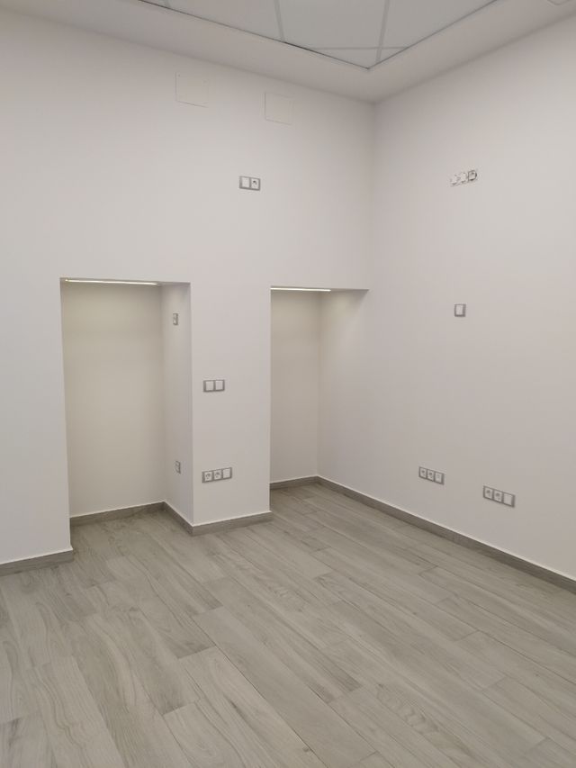 Oficina - Local en alquiler peluquería, oficina