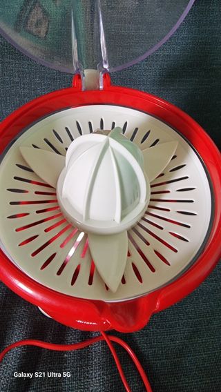 Exprimidor marca ariete