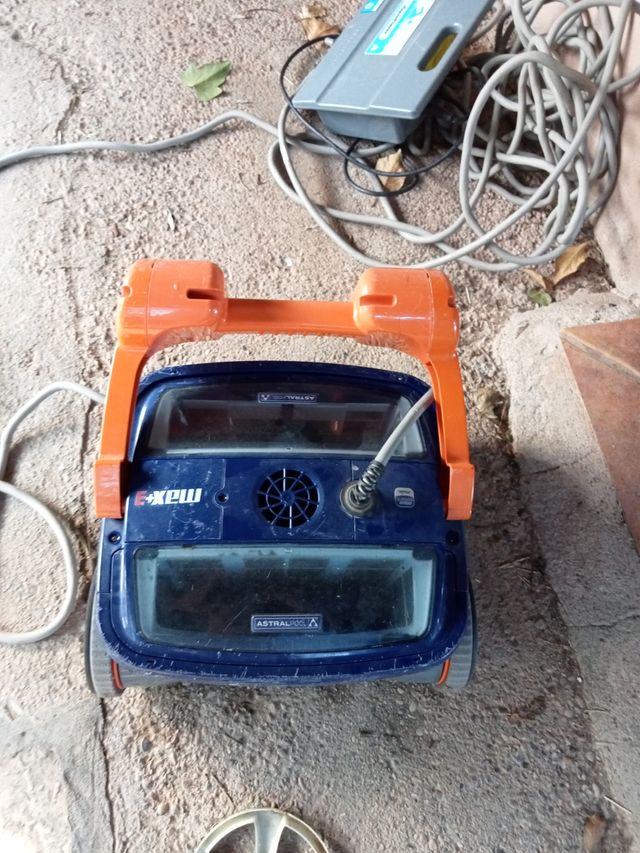 limpia fondos piscina