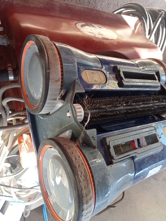 limpia fondos piscina