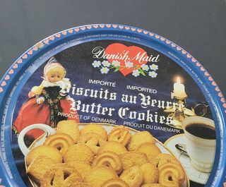 Caja metálica de galletas