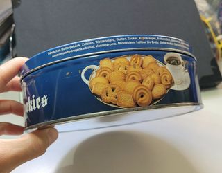 Caja metálica de galletas