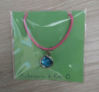 Collar y pendiente con colgante en varios colores