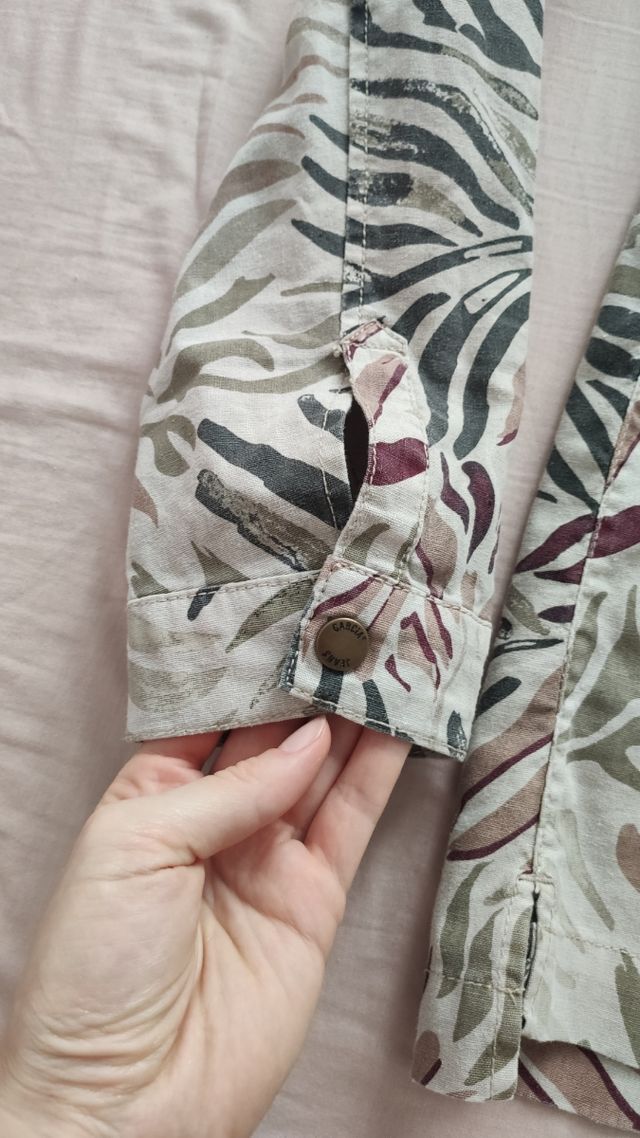 Sobrecamisa tipo Cargo