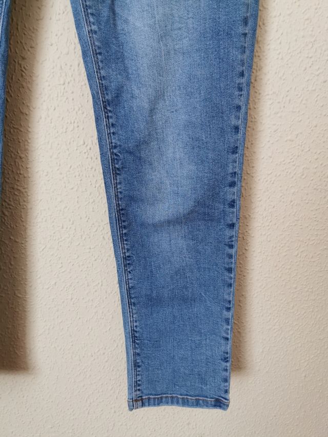 Pantalón chica talla 40 de Fórmula Joven.