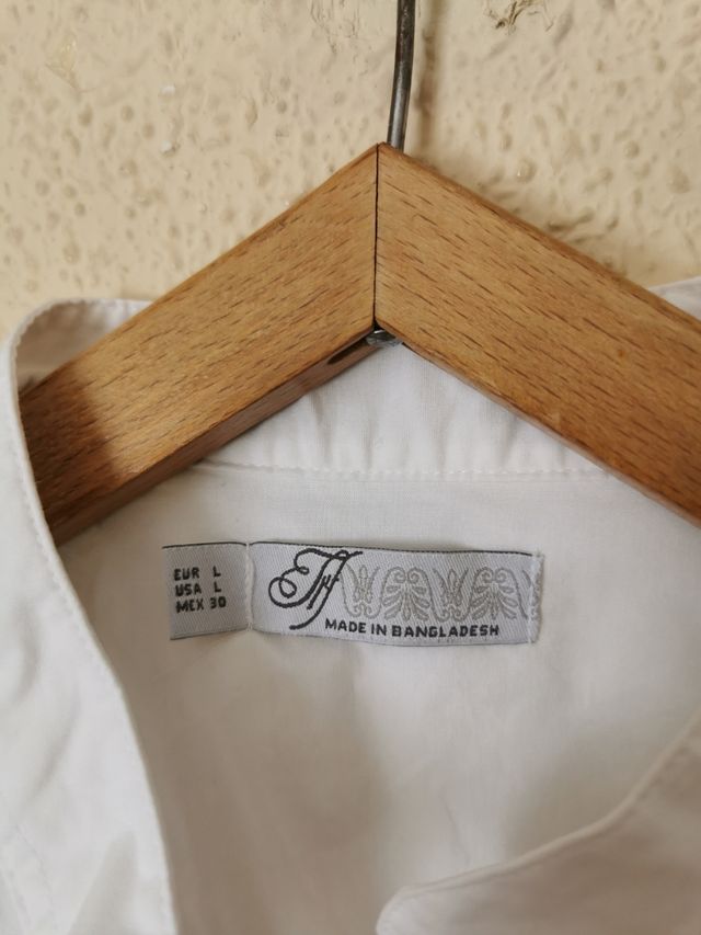 Camisa chica talla L de Zara.