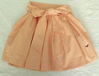 Falda chica Hollister