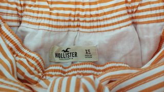 Falda chica Hollister