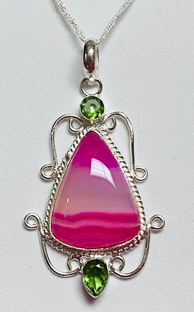 Colgante con Agata Rosa y cadena en plata ley 925