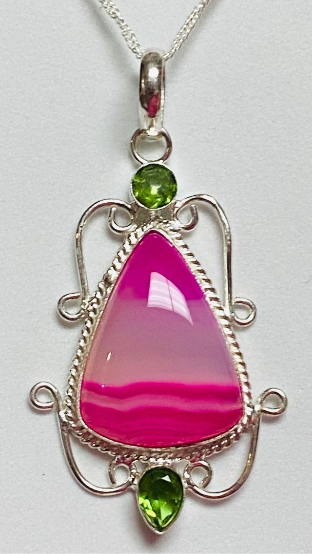 Colgante con Agata Rosa y cadena en plata ley 925