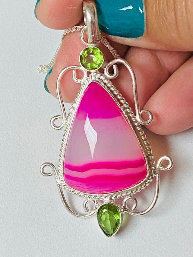 Colgante con Agata Rosa y cadena en plata ley 925