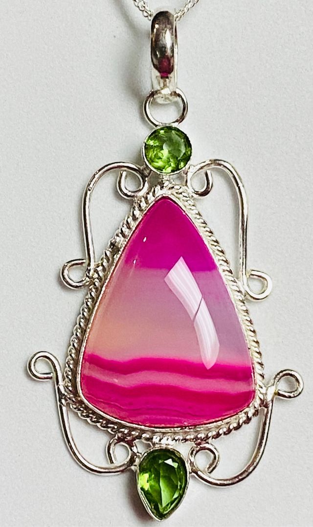 Colgante con Agata Rosa y cadena en plata ley 925