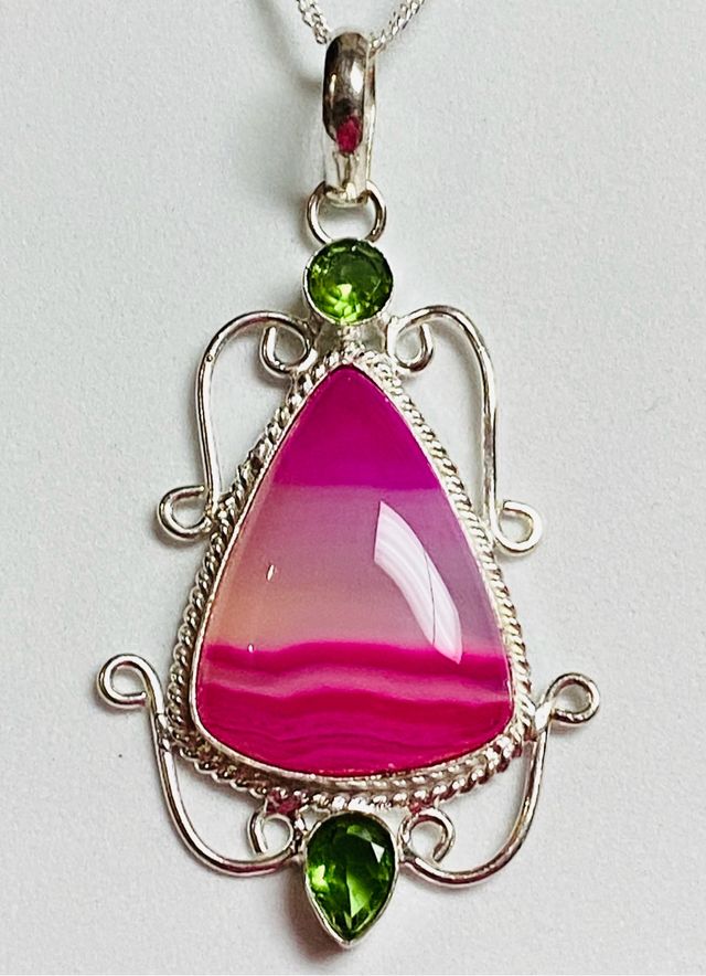 Colgante con Agata Rosa y cadena en plata ley 925