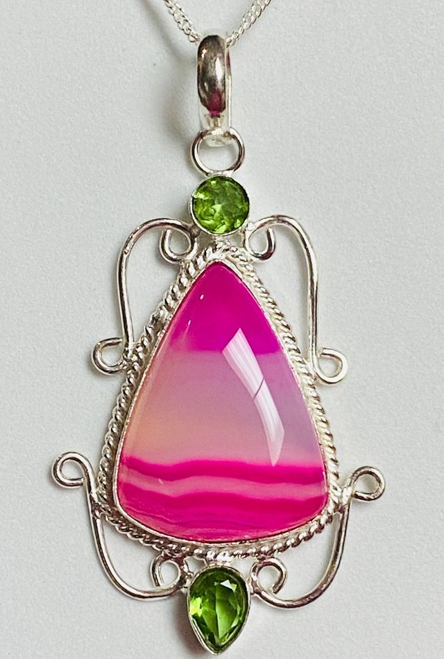 Colgante con Agata Rosa y cadena en plata ley 925