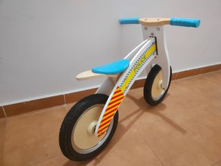 Bicicleta de equilibrio de madera