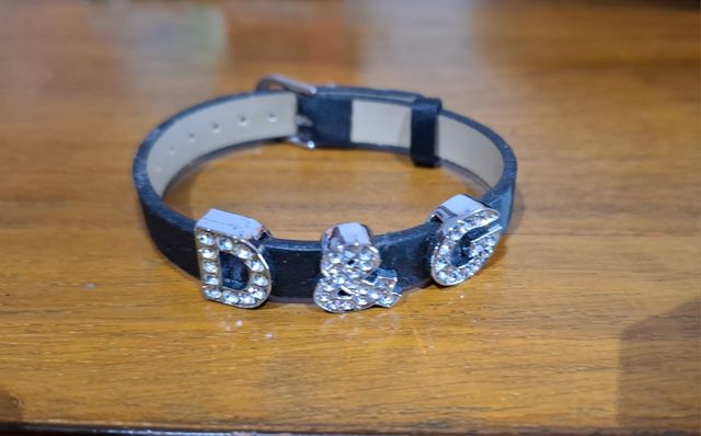 caja Dolce Gabbana y pulsera