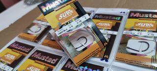 X10 LOTE Nº 2/0 ANZUELOS MONTADOS MUSTAD CARBONO.