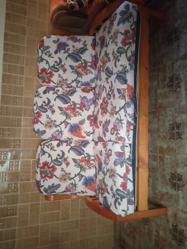 sofá 89 y dos sillones, tambien por seperado