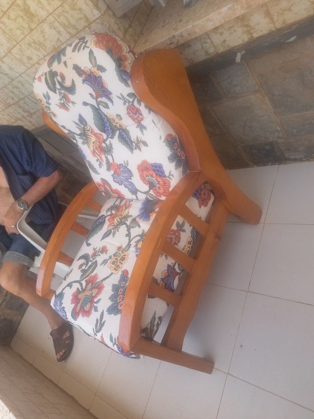 sofá 89 y dos sillones, tambien por seperado