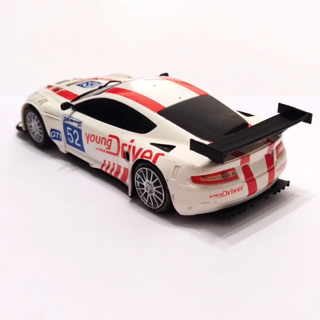 Aleron 3D Aston Martin DBR9 de SCALEXTRIC