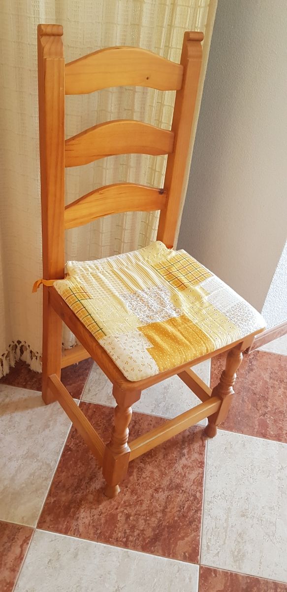 Sillas de madera provenzal