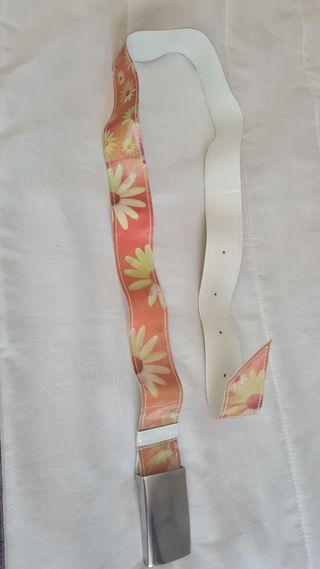 Cinturón margaritas holográfico