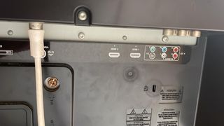 TELEVISION PHILIPS 32 PULGADAS HD CON MANDO