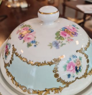 Sopera italiana con fuente de presentación