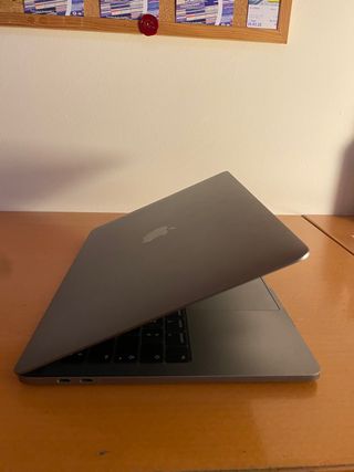MacBook Pro 2019 13" gris espacial
