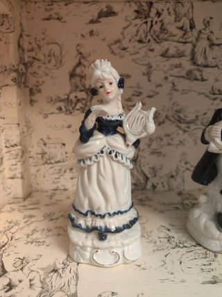 Pareja de figuras de porcelana vintage