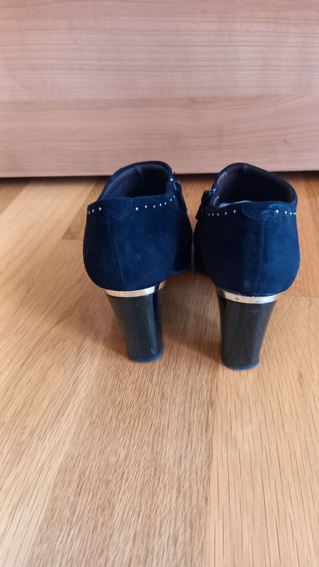 Botín de tacón de Pitillos