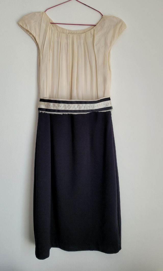 Vestido super elegante de Tintoretto. En seda.