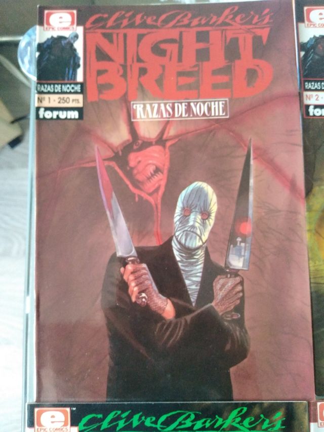 CLIVE BARKER RAZAS DE NOCHE