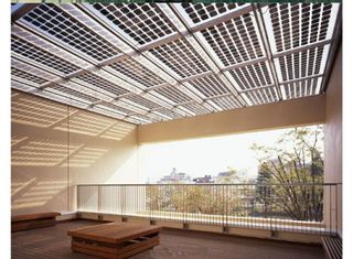 Tejas fotovoltaicas y pérgolas solares